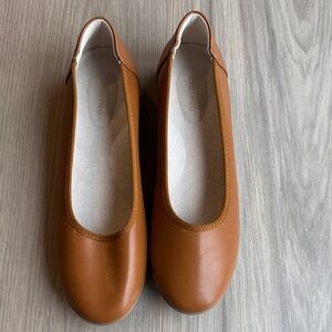 Cvistpieo Caramel Color Ballet Flats Size 9.5  (40)